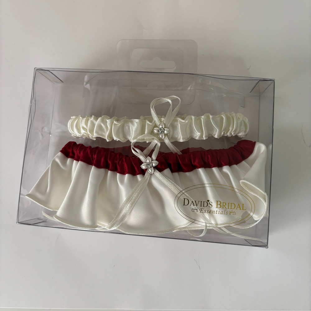 Davids Bridal Ivory Apple Red Satin Garter Set GTR618APPIVY NIB New Wedding